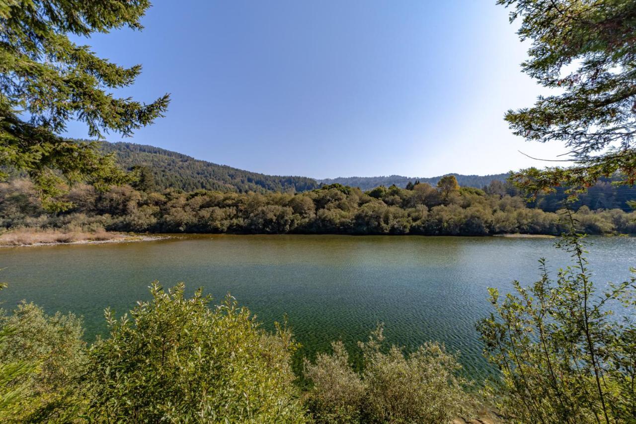 Вилла Redwoods On The River Retreat Smith River Экстерьер фото